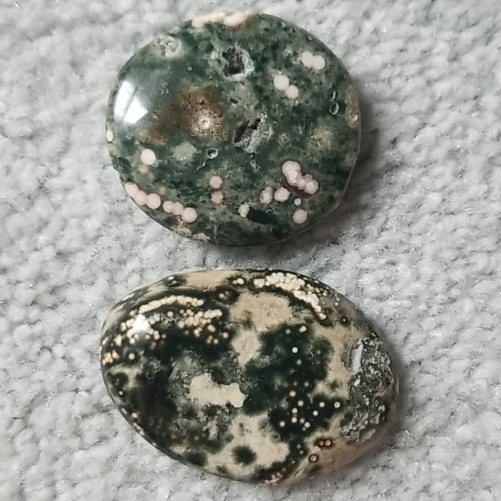 💚 Green 🌊 Ocean Jasper ✋ Palm Stone